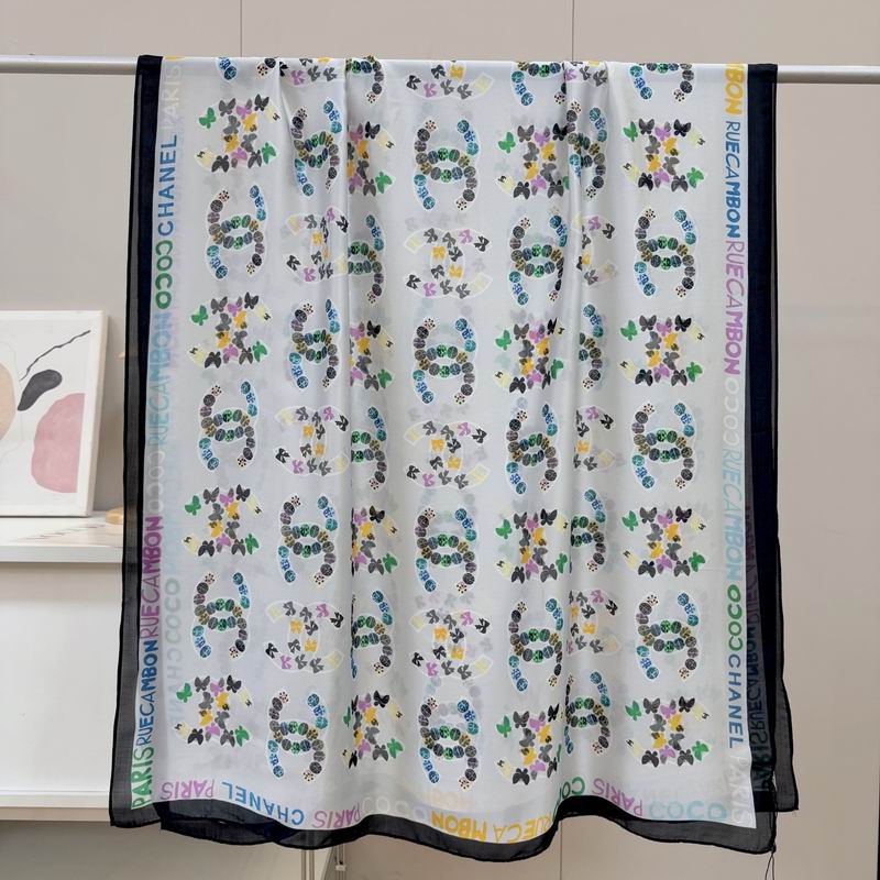 Chanel silk scarf 90-180cm E031313